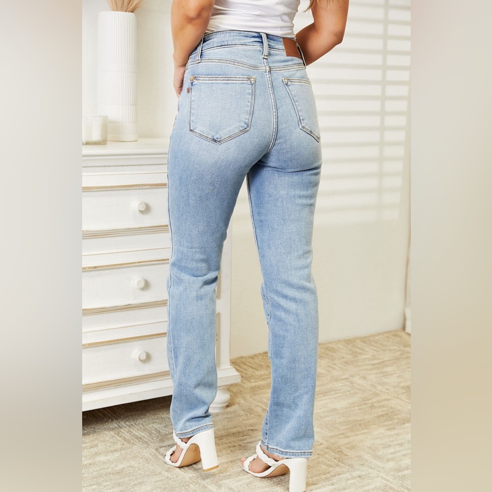 🌟NEW, CHIC*-Judy Blue Full Size High Waist Jeans OFFERS WELCOME - Picture 2 of 6